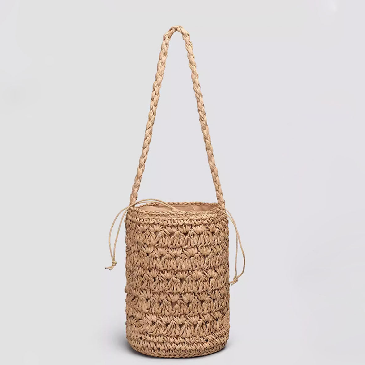 Circular raffia bag